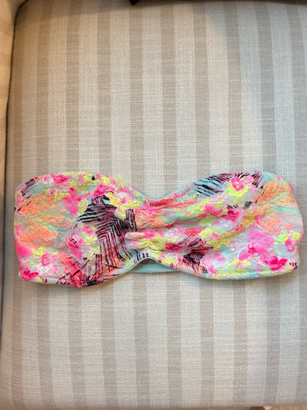 PINK Victoria's Secret Bright Tropical Floral Bralette with Mint Trim